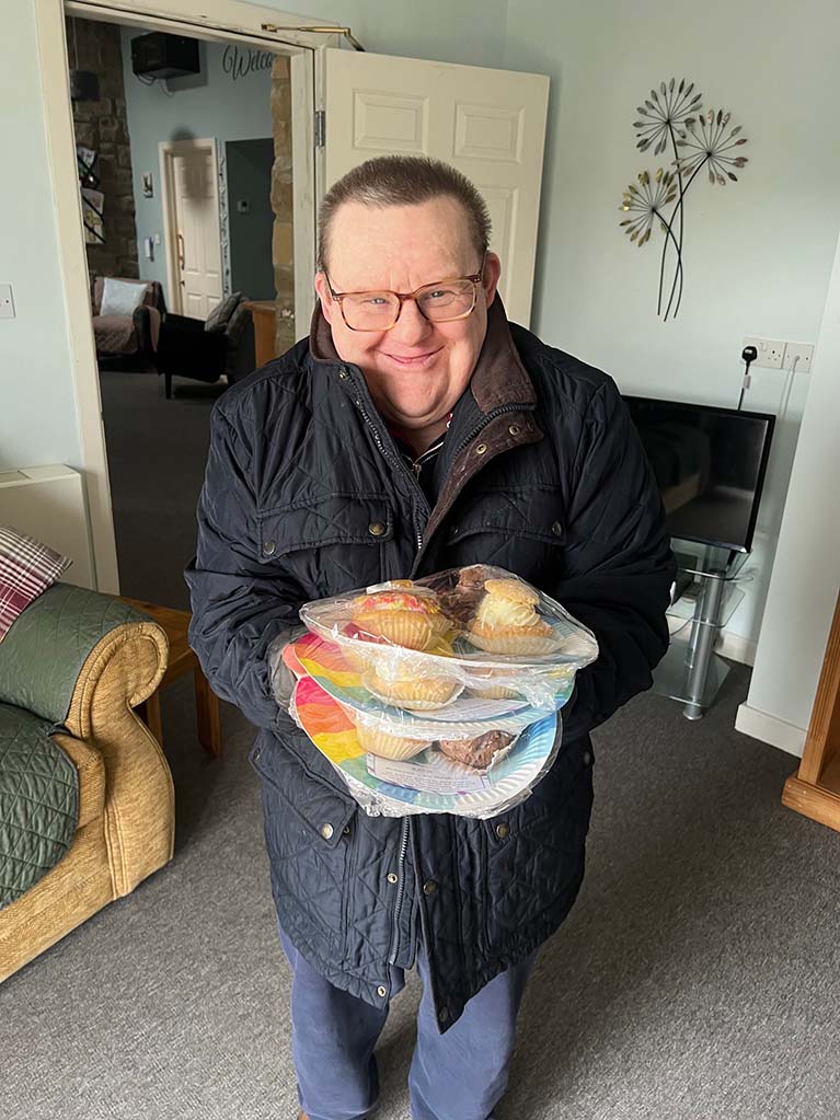 Brentwood, Leyburn - Pam and Nell prepared cakes to share with neighbours, and Peter then delivered them. The neighbours were very grateful!