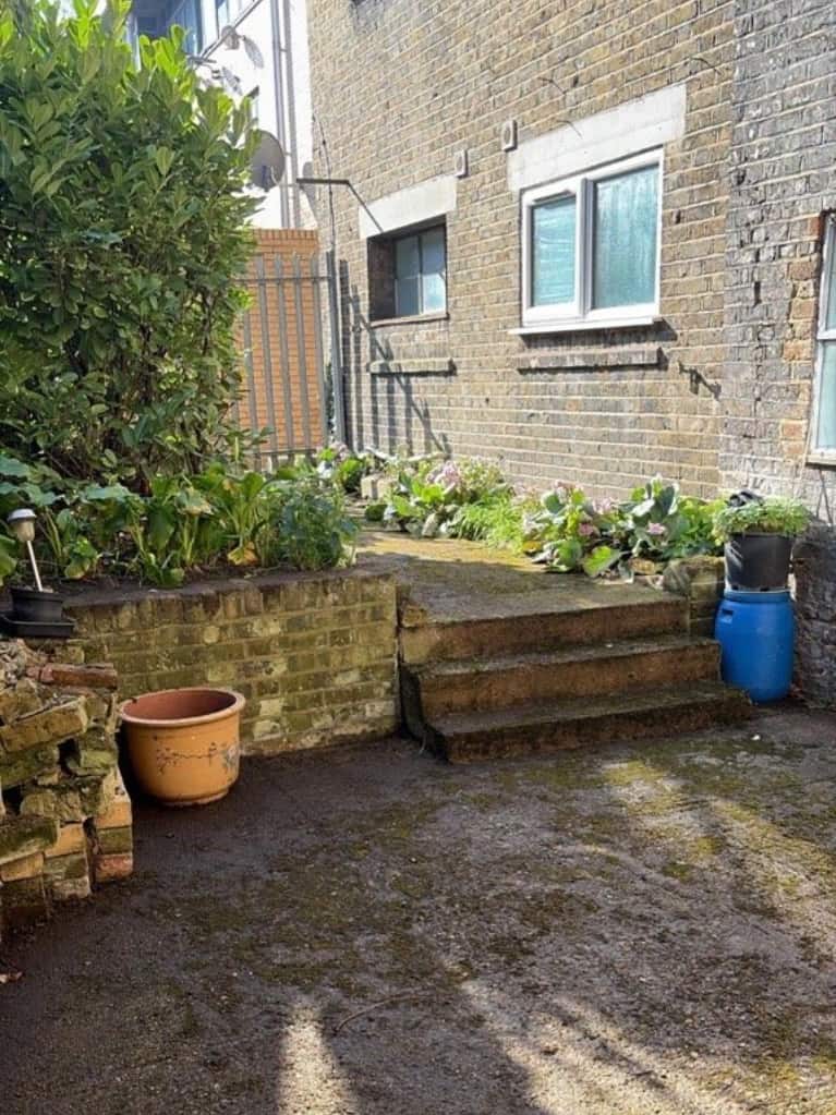 For Do Good Day the team at Ambrose House volunteered their time at a local church. The staﬀ noticed their garden had become overgrown which inspired them to reach out and oﬀer their help to tidy it up.