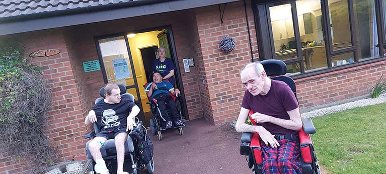 Dalby View - Clapping for carers.